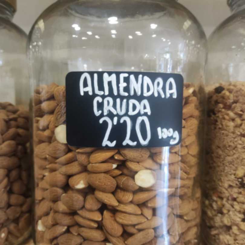 Almendra Cruda